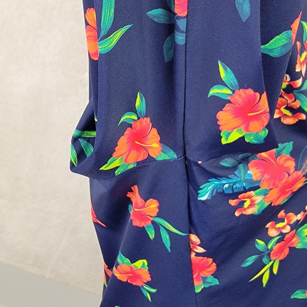 Lands' End Women's L 14-16 Navy Blue Tropical Hibiscus UPF 50+ Rash Guard Top - Picture 10 of 11